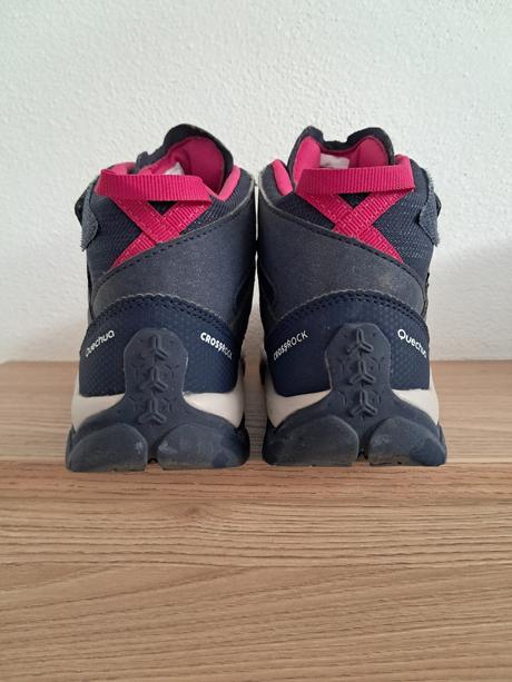 Predám dievčenské turistické topánky, 34, quechua,34