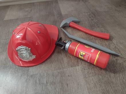 Požiarnická prilba + príslušenstvo,