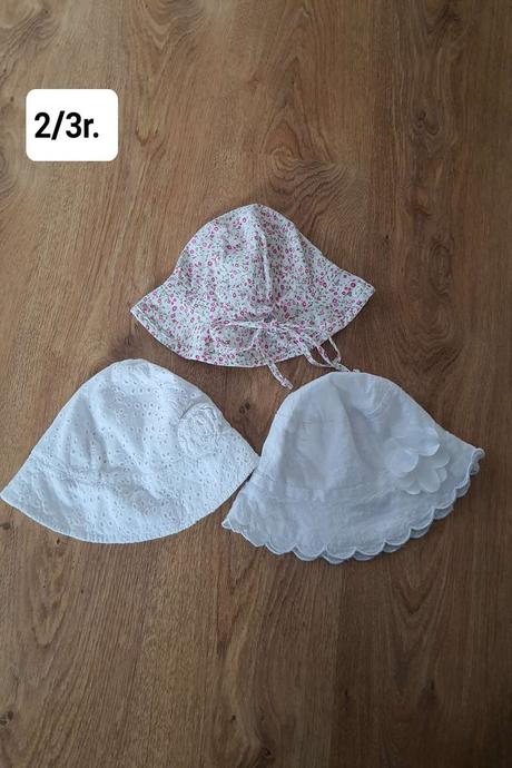 Dievčenský klobúk, 98