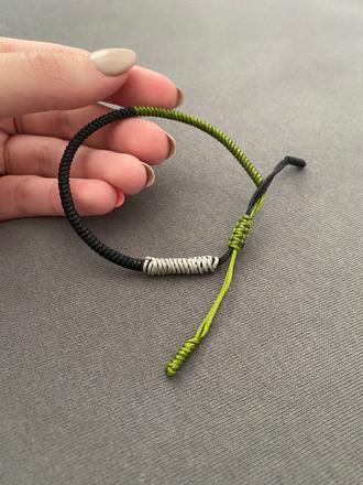 Zeleno čierny šnúrkový náramok, 