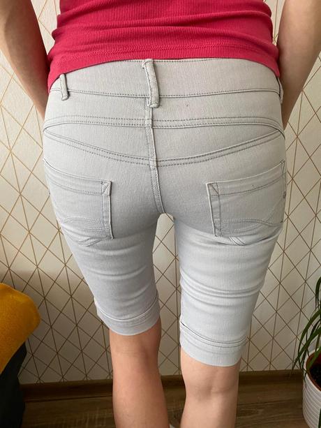 Šortky, glo-story,m