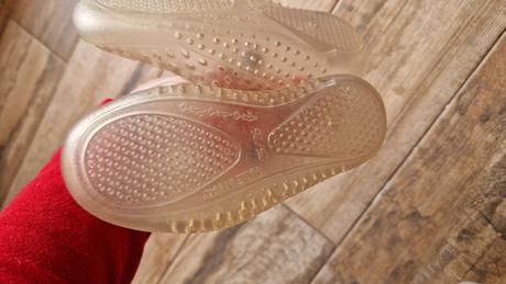 Topánočky do vody, 25