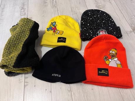 Zimne čiapky a rukavice, 134