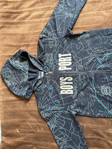 Tmavo- modra mikina s kapucnou, 152