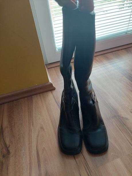 Kozene cizmy na podpatku c.39, 39
