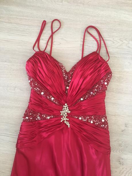 Spoločenské šaty, 38