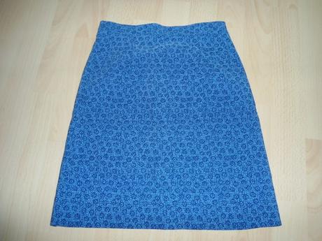 Modra zavinovacia sukna, 152