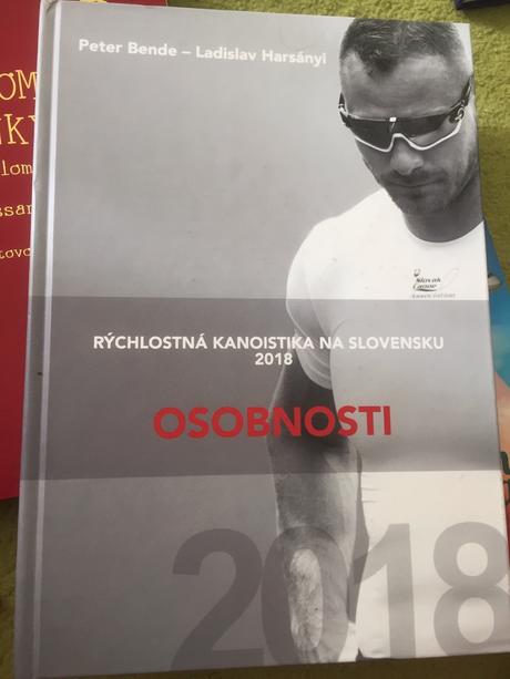 Knihy - rozne feng shui, kundera, dan brown, mafia,