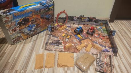 Monster truck arena, 