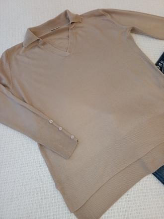 Béžový pulóver, m