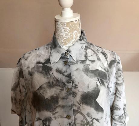 Sivo-biela košeľa, 48