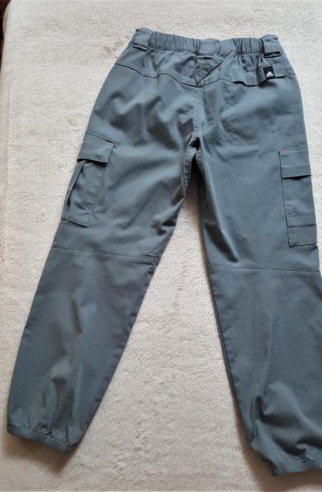 Adidas športovo-elegantné nohavice, adidas,128