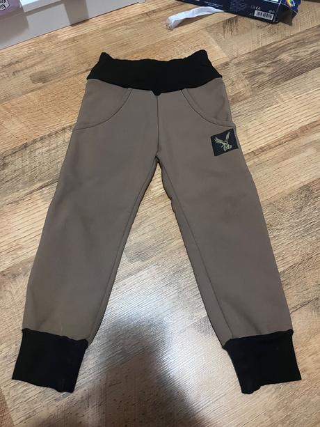 Softshellové nohavice, 92