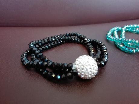 Elastické náramky s guličkou,