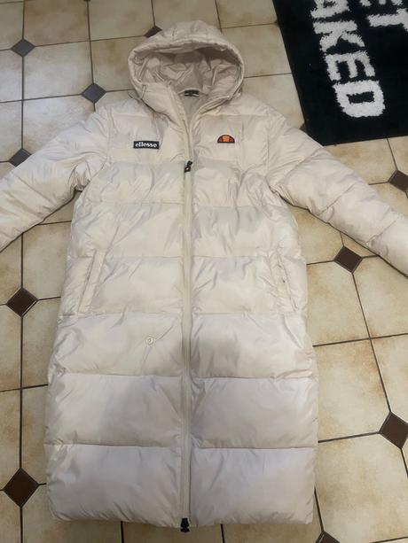 Ellesee dlha bunda, m