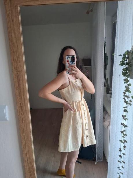 Ľahké letné šaty, s