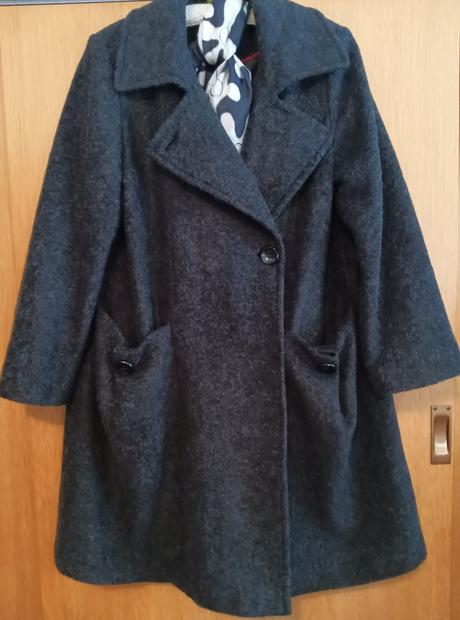 Vlnený kabát, 46