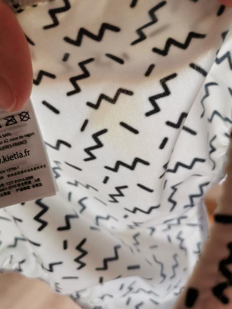 Dievčenské plavky kietla, 86