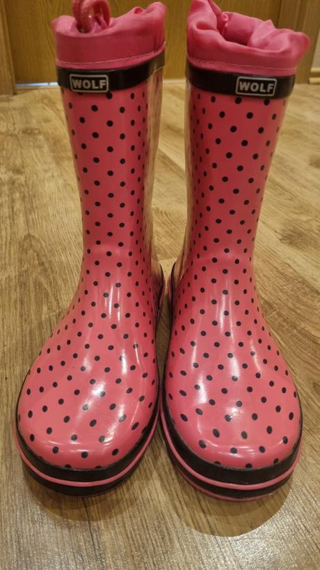 Gumáky pre dievča, 33