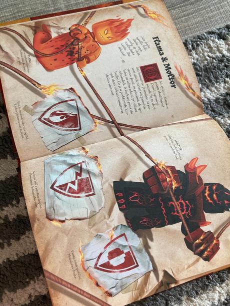 Lego nexo knights kniha príšer, 