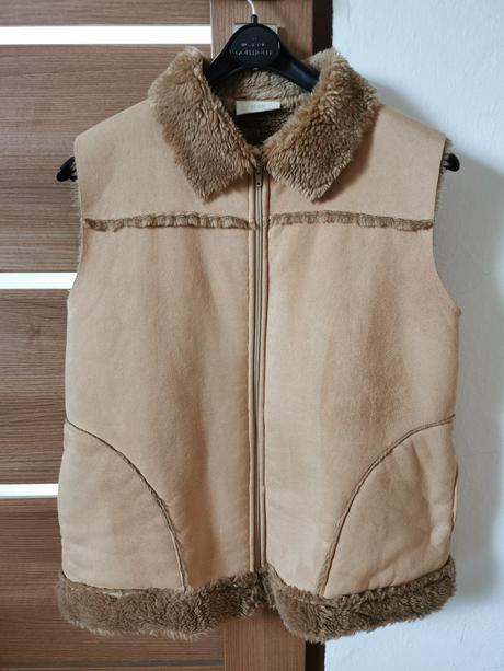 Kozusinova vesta, 44