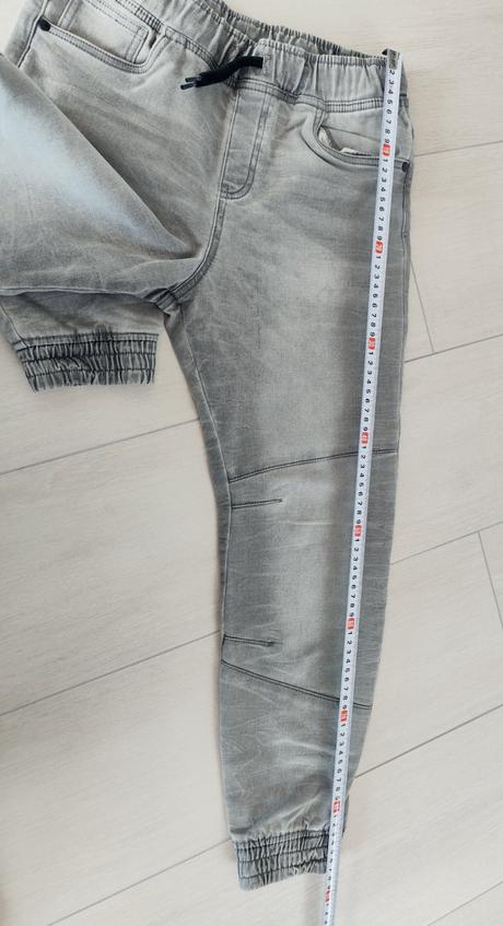 Predám riflové teplaky, f&f