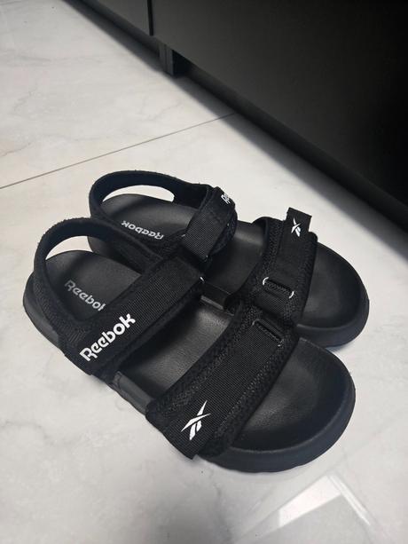 Reebok sandále, reebok,35