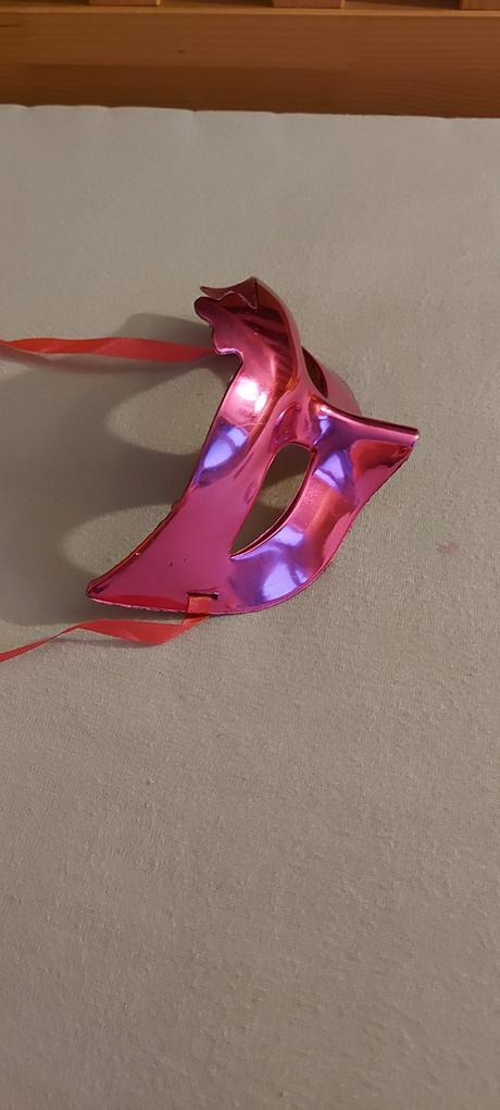 Ružová škraboška,