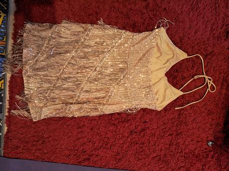 Spoločenské šaty, 38