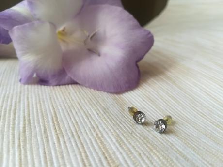 Mix rôznych náušníc,