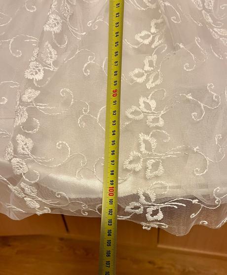 Šaty na prvé sväté prijímanie, 122