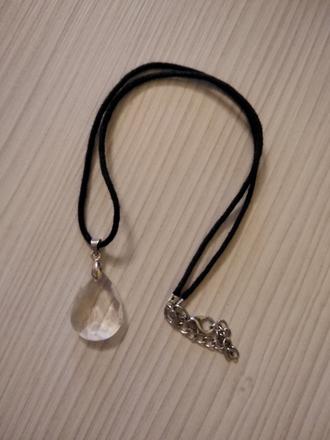 Slzička na šnúrke náhrdelník,