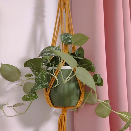 Závesný macramé držiak na kvety, 