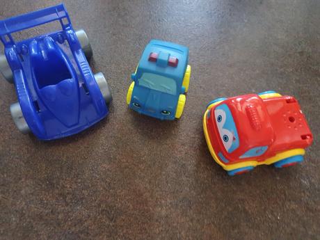 3 autíčka  pre najmenších, 
