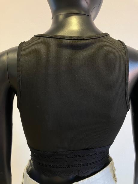 Dámske rebrované tričko s čipkou čierne shein (xs), xs