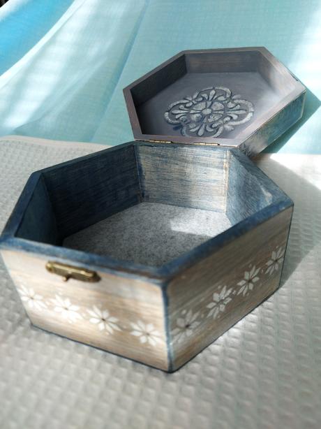 Krásna šperkovnička, 