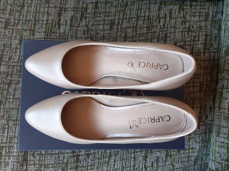 Kozene lodicky caprise, 38