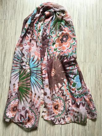 Veľmi pekny sal/chodskr,