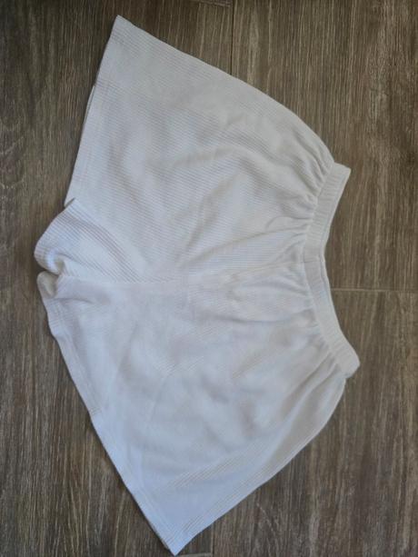 Šortky č.152, zara,152