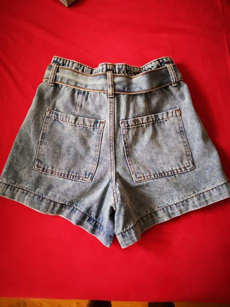 Šortky, 38