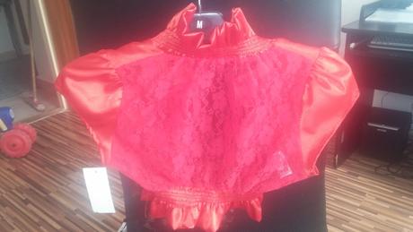 Sviatocny satenovy top s krajkou s visackou, m