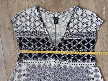 Šaty s hlbokým výstrihom (už s poštovným), lindex,s