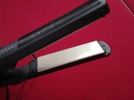 Keramická žehlička na vlasy,