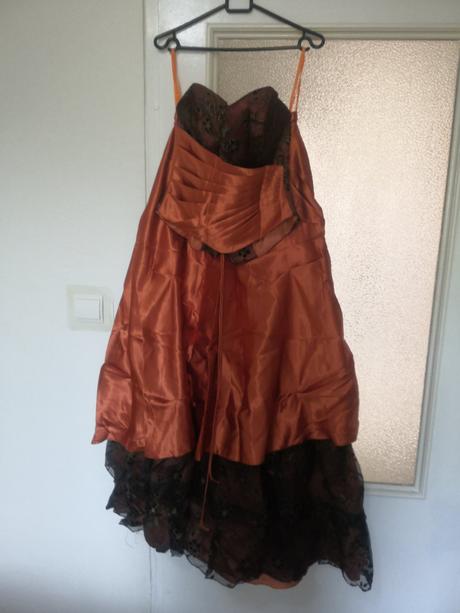 Spoločenské šaty, 36