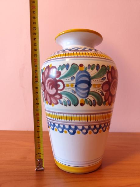 Vaza 1 s uzkym hrdlom 26 cm vysoka, osobny odber, 