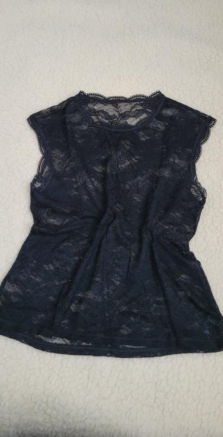 Čierny top krajkový, s