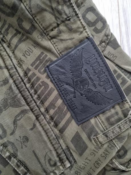 Pánske kapsacove nohavice s výraznou potlačou, 30