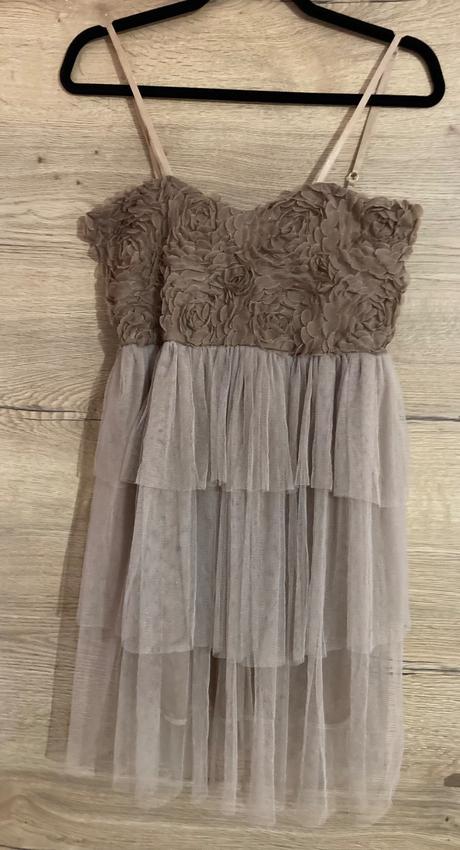 Šaty na ramienka, 40