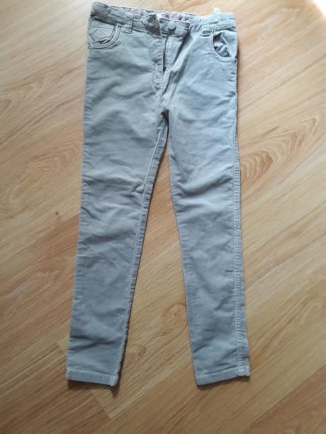 Tenke menčestrove nohavice--tu-'134, tu,134