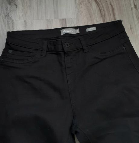 Dámské rifle, bench,30